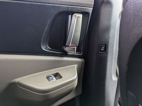 Used 2025 Kia Carnival image 26