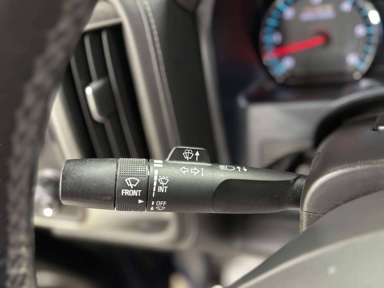 Used 2018 Chevrolet Silverado 1500 LTZ Z71 AWD/4WD image 30
