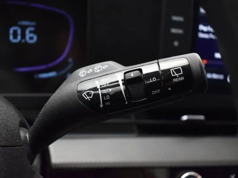 Used 2025 Kia Sportage LX image 25