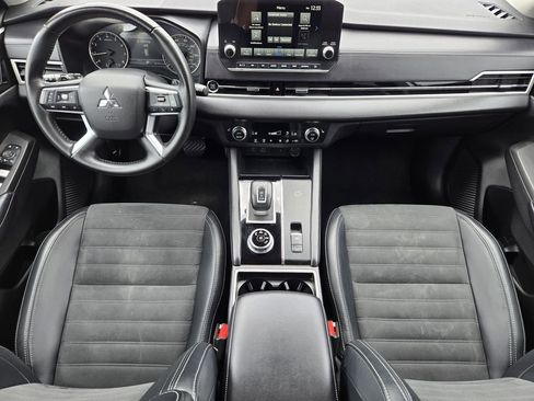 Used 2024 Mitsubishi Outlander SE FWD image 5