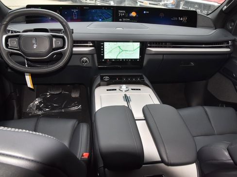 New 2025 Lincoln Navigator L Reserve w/ Jet Appearance Package image 17