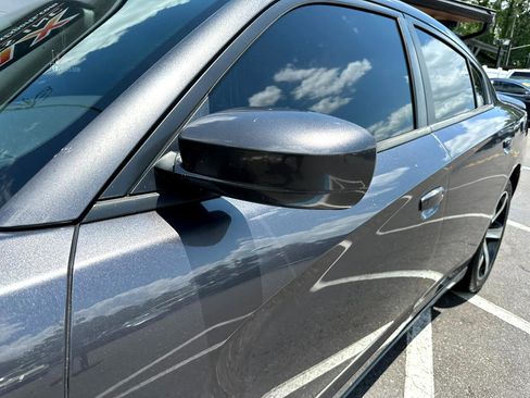 Used 2017 Dodge Charger SE image 9