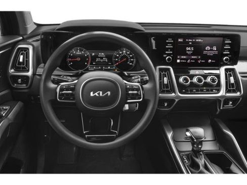 Used 2023 Kia Sorento LX FWD image 11