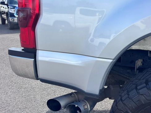 Used 2018 Ford F250 Lariat w/ Lariat Ultimate Package AWD/4WD image 29