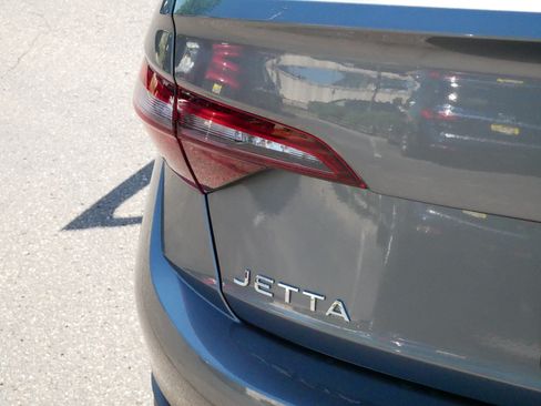 Certified 2024 Volkswagen Jetta Sport FWD image 17
