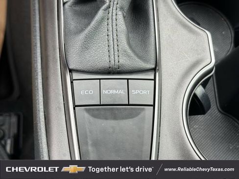 Used 2023 Toyota Camry SE FWD image 19