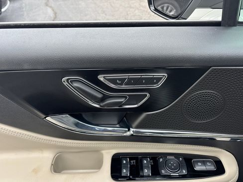 New 2026 Lincoln Corsair Premiere image 12