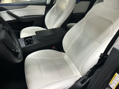 Used 2026 Tesla Model Y AWD image 6