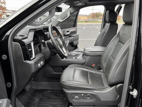 Used 2025 GMC Sierra 2500 Denali image 2