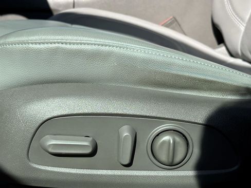 Used 2018 Chevrolet Traverse Premier image 13