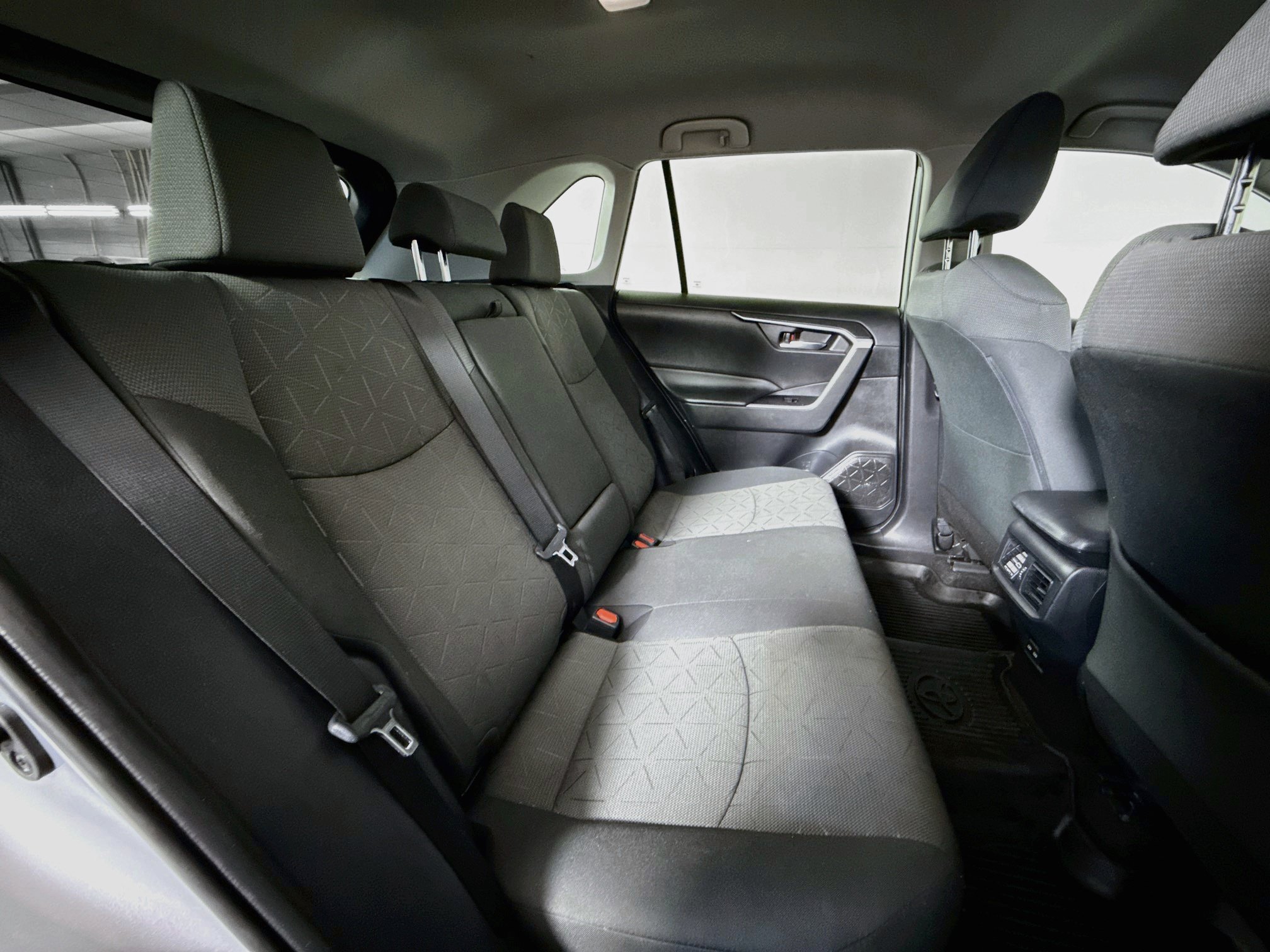 Used 2022 Toyota RAV4 XLE AWD/4WD image 26