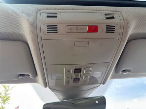 Used 2022 Volkswagen Jetta SE w/ Panoramic Sunroof Package FWD image 35