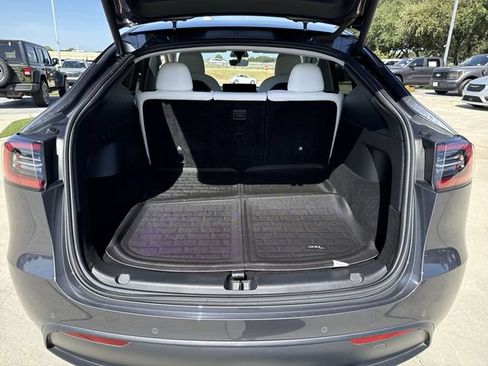 Used 2022 Tesla Model Y Performance AWD/4WD image 13