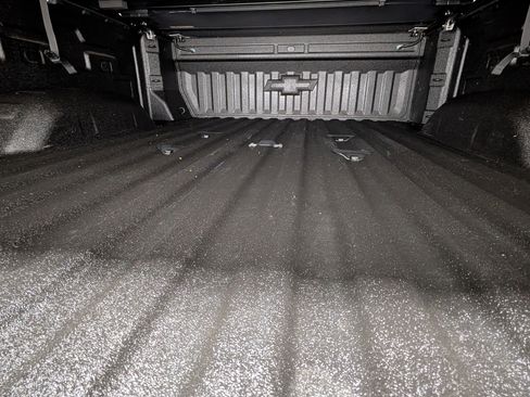 Used 2025 Chevrolet Silverado 2500 ZR2 w/ Technology Package image 10