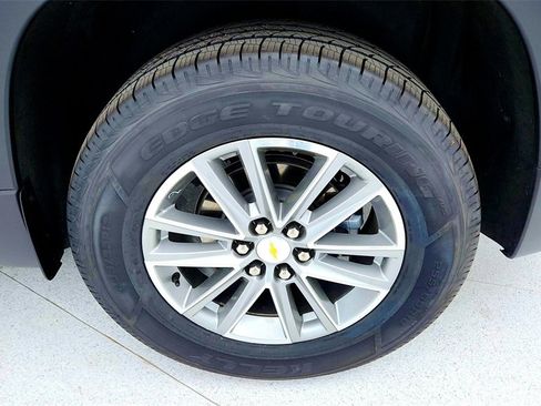 Certified 2023 Chevrolet Traverse LT image 30