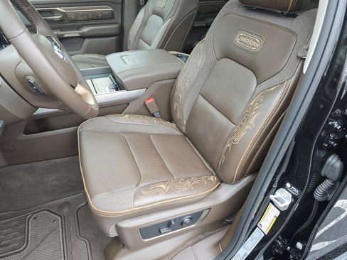 Used 2025 RAM 1500 Limited image 38