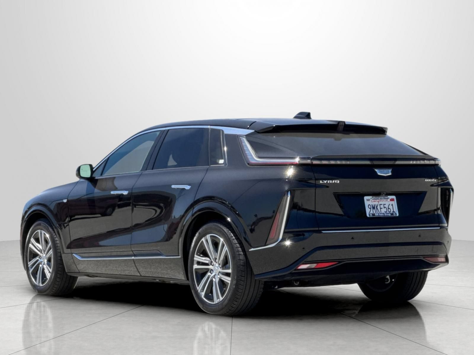 Used 2024 Cadillac Lyriq Luxury w/ LPO, Floor Liner Package AWD/4WD image 5