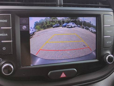 Certified 2022 Kia Soul LX w/ Technology Package FWD image 20