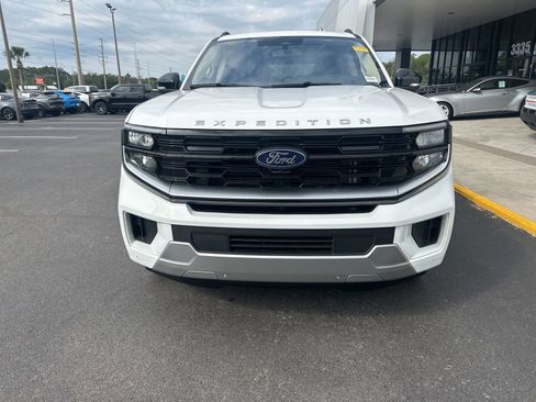 Used 2025 Ford Expedition Platinum AWD/4WD image 9