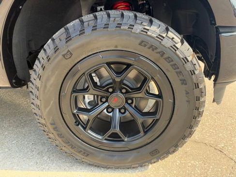 New 2025 Ford F150 Lariat w/ Equipment Group 502A High image 35