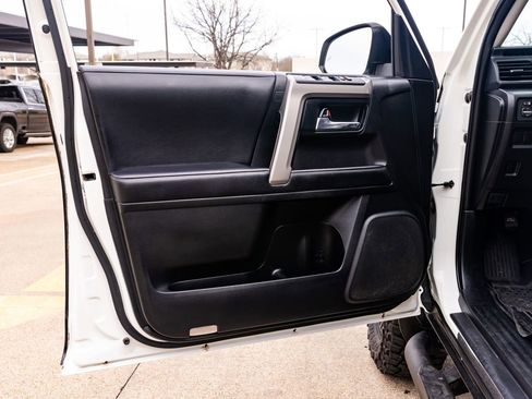 Used 2023 Toyota 4Runner SR5 Premium w/ Moonroof Package image 34