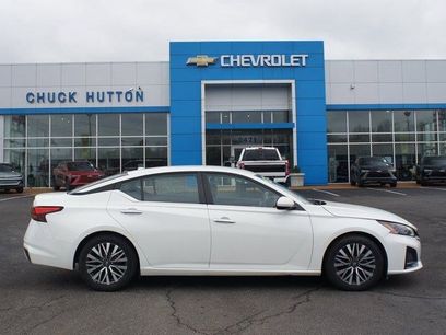 Used 2023 Nissan Altima 2.5 SV