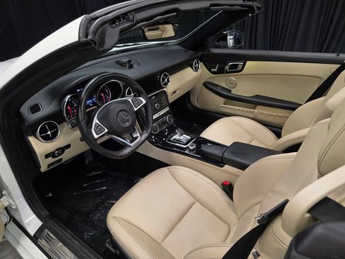 Used 2019 Mercedes-Benz SLC 300 image 22