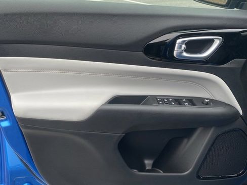 New 2026 Jeep Compass Limited image 12