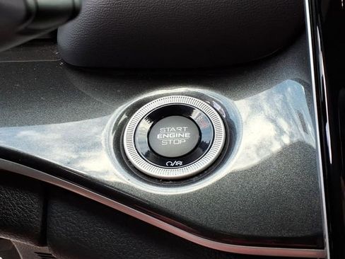 Used 2023 Jeep Grand Cherokee Altitude AWD/4WD image 19