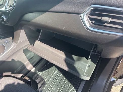 Used 2022 Chevrolet Equinox LT image 43