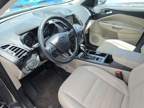 Used 2019 Ford Escape Titanium FWD image 16