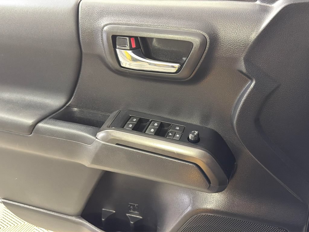 Used 2022 Toyota Tacoma TRD Sport w/ Technology Package RWD image 26
