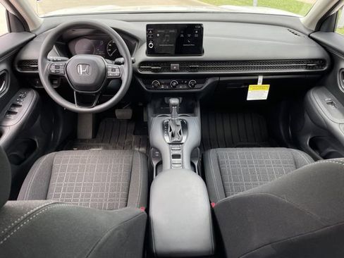 Used 2026 Honda HR-V LX image 9