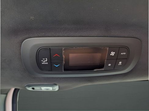 New 2026 Chrysler Pacifica Pinnacle image 35