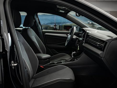 Used 2025 Volkswagen Jetta Sport image 22