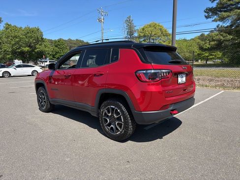Used 2025 Jeep Compass Trailhawk AWD/4WD image 11