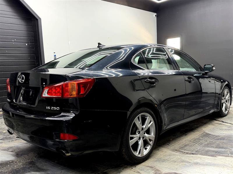 Used 2009 Lexus IS 250 w/ Preferred Accessory Pkg RWD image 6