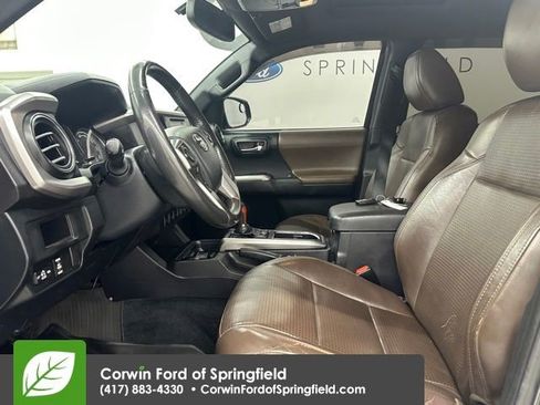 Used 2016 Toyota Tacoma Limited image 20
