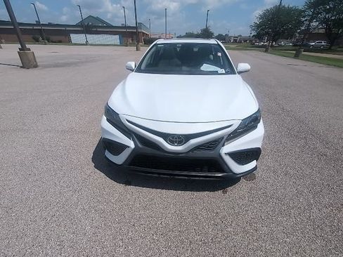 Used 2023 Toyota Camry SE w/ Cold Weather Package FWD image 15