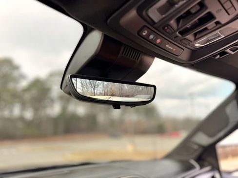 Used 2025 GMC Sierra 1500 Denali Ultimate image 17