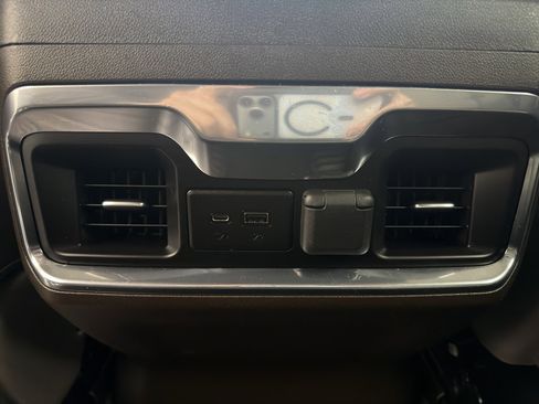 Used 2022 Chevrolet Silverado 2500 LTZ w/ LTZ Plus Package image 33