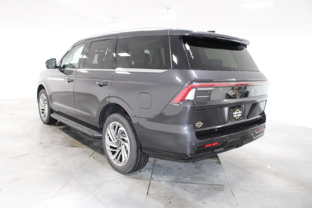 New 2026 Lincoln Navigator Premiere AWD/4WD image 6
