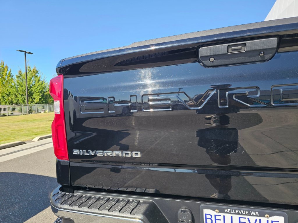Used 2019 Chevrolet Silverado 1500 LTZ w/ LTZ Premium Package AWD/4WD image 14