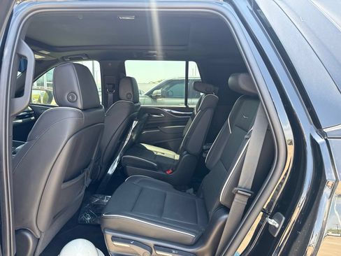 Used 2022 Cadillac Escalade Sport RWD image 11