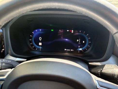 Used 2023 Volvo XC60 B5 Core FWD image 19