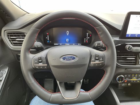 Used 2023 Ford Escape ST-Line image 12