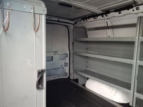 Used 2015 GMC Savana 2500 image 21