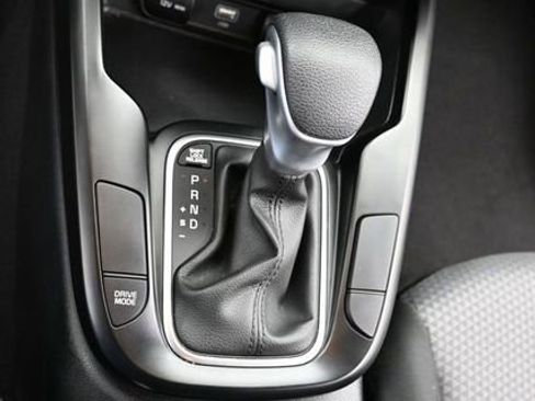 Used 2025 Kia Soul LX w/ LX Technology Package FWD image 25