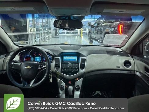 Used 2016 Chevrolet Cruze LS FWD image 34