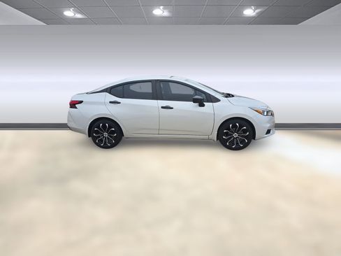 Used 2021 Nissan Versa S image 7